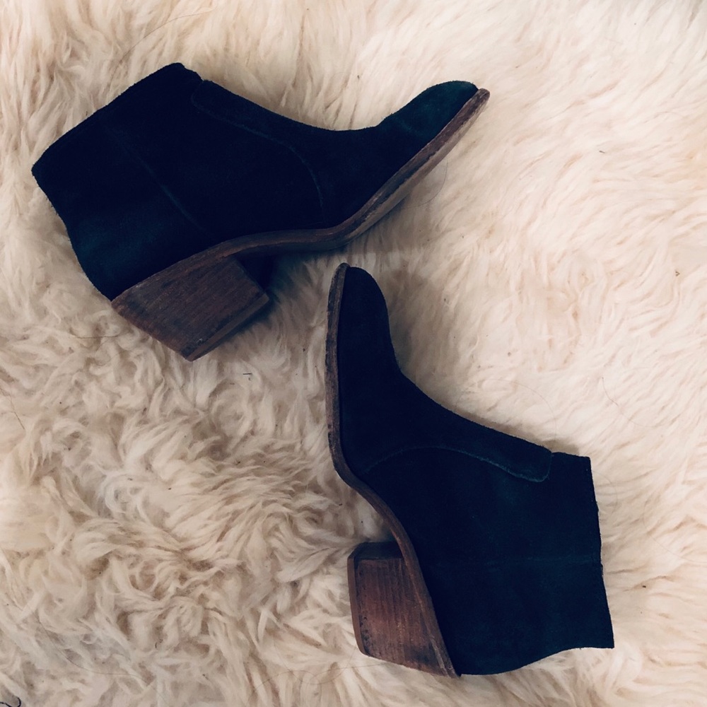 Madewell black suede booties